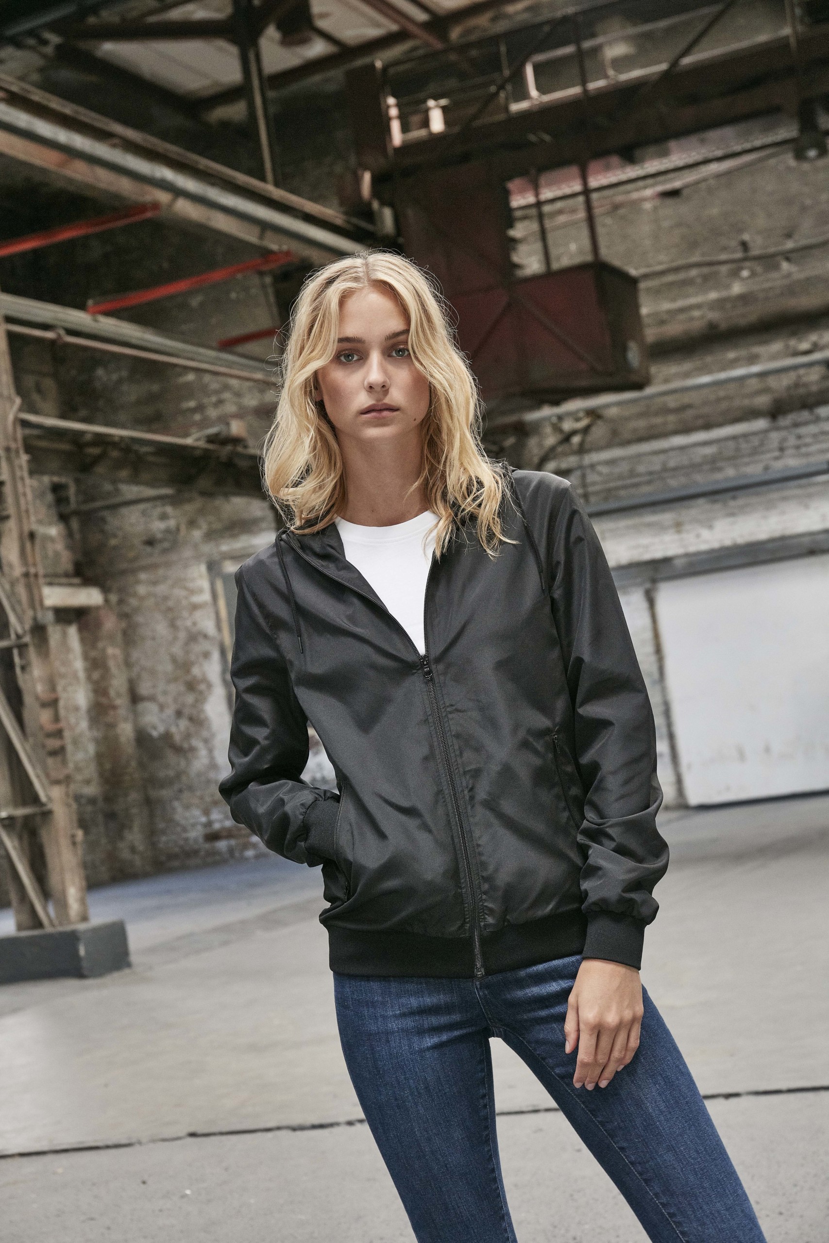 Jacken - Build Your Brand - Ladies´ Recycled Windrunner - BY147