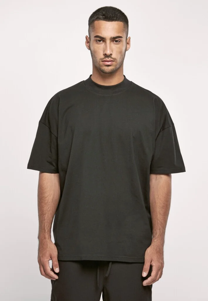 BUILD YOUR BRAND Men´s Oversized Mock Neck Tee | BY230